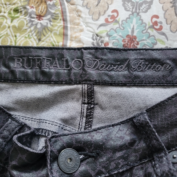 Buffalo by David Bitton black snake print pants size 31 - Picture 2 of 4